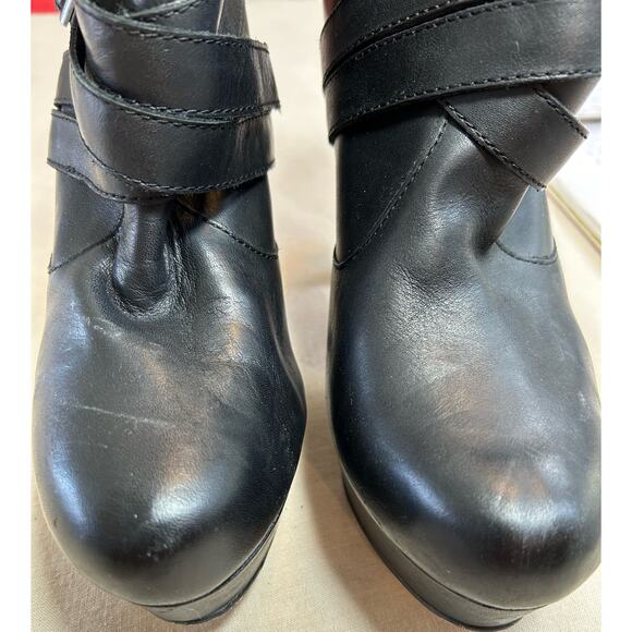 Seychelles Black Leather Heeled Platform Bootie Strap and Buckle Accent Sz 10 - Picture 8 of 9